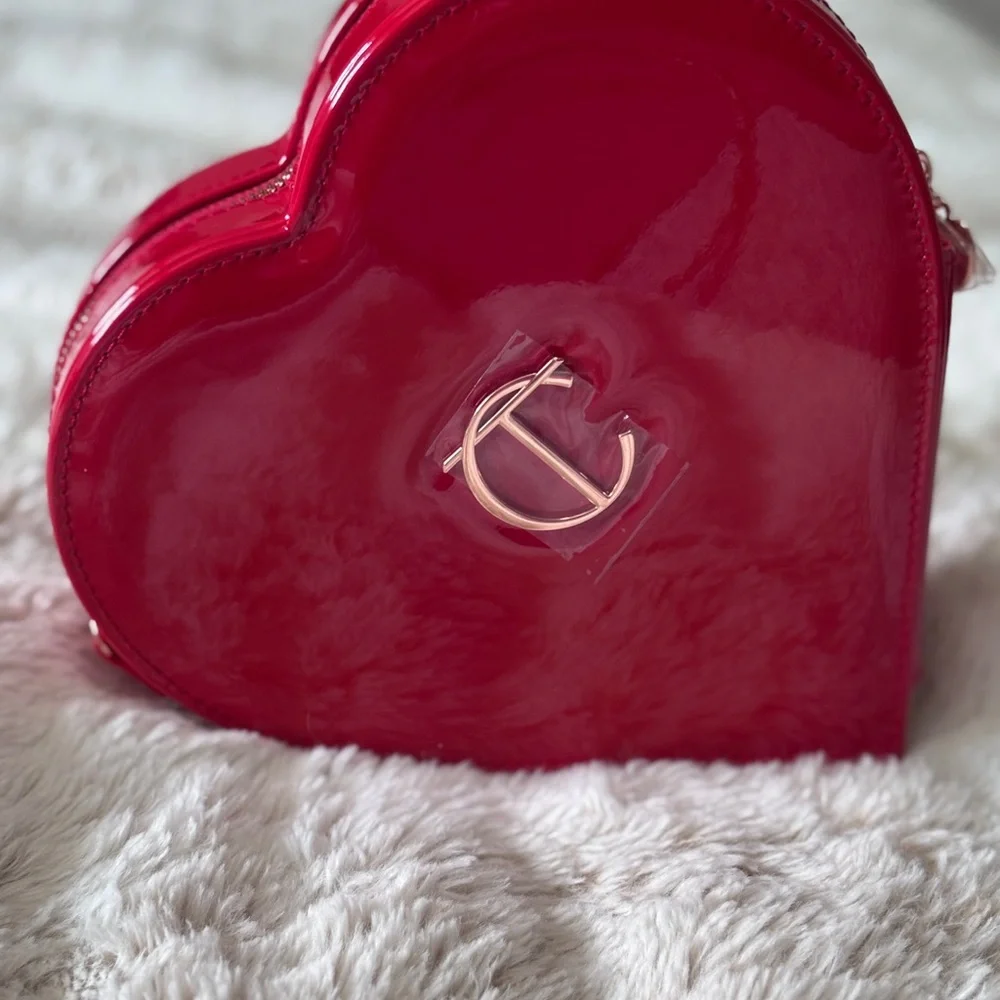 Charlotte Tilbury Limited Edition LOVE Bag - Picture 5 of 6